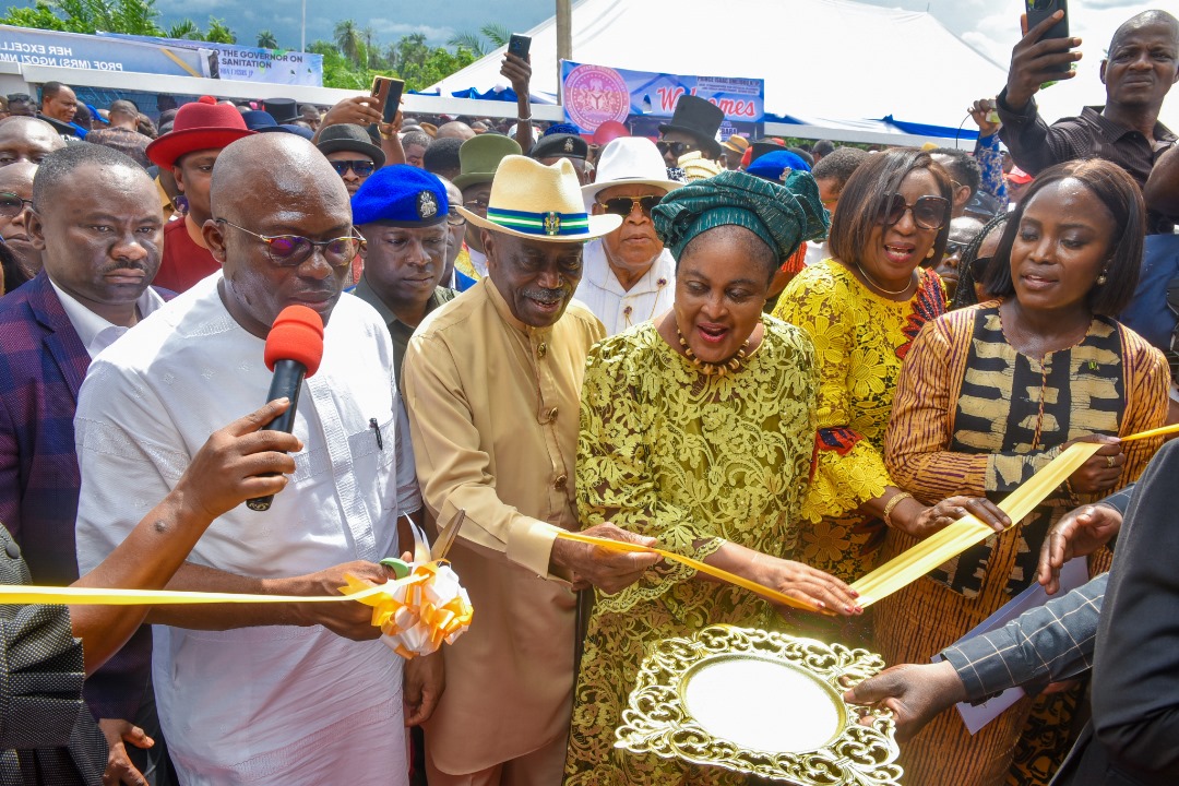 GOV. FUBARA LAMENTS POOR HEALTH FACILITIES ON ASSUMPTION AS HE COMMISSIONS HEALTH CENTER IN NDONI